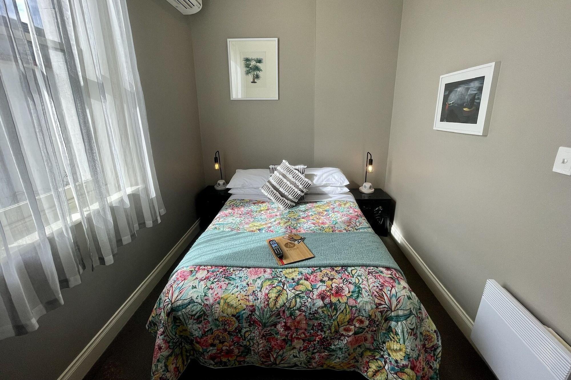 Athelstane House Hotel Куинсклиф Екстериор снимка