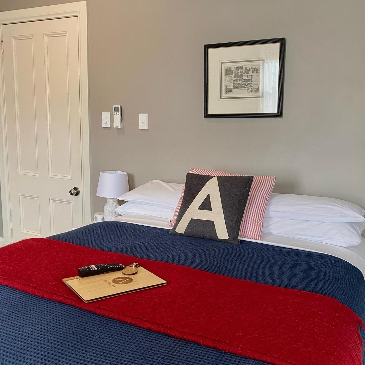 Athelstane House Hotel Куинсклиф Екстериор снимка